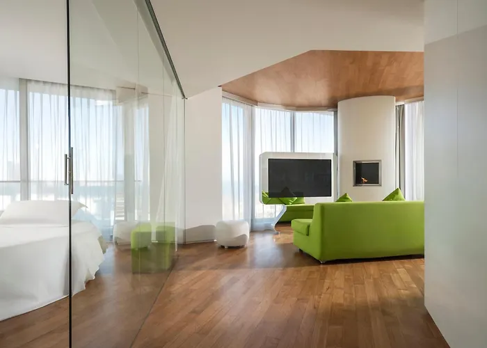 I-Suite Hotel